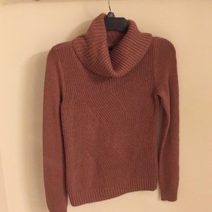Gap sweater